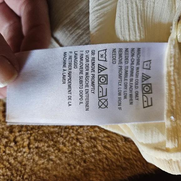 x-small Logo Boho cream color flowy tank - Picture 12 of 13